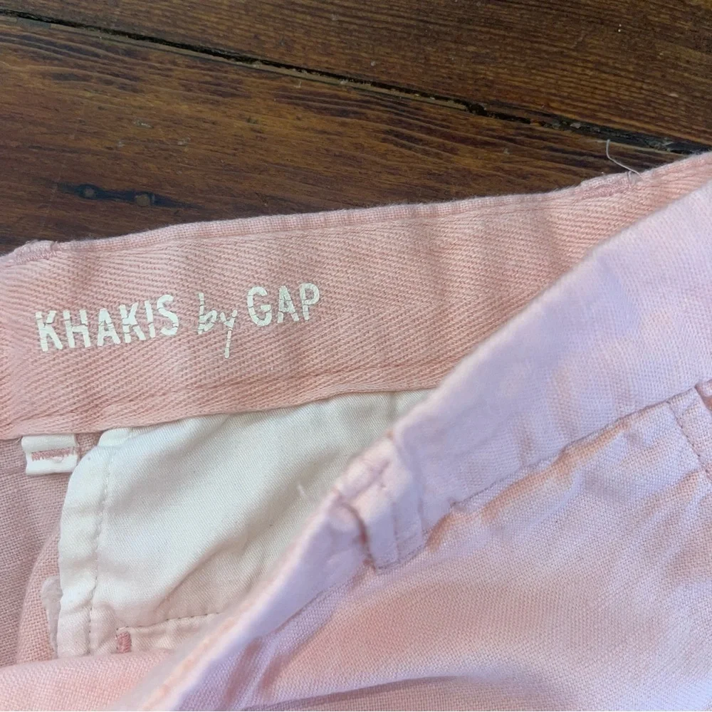 GAP Women's Pink boyfriend roll up khakis Shorts